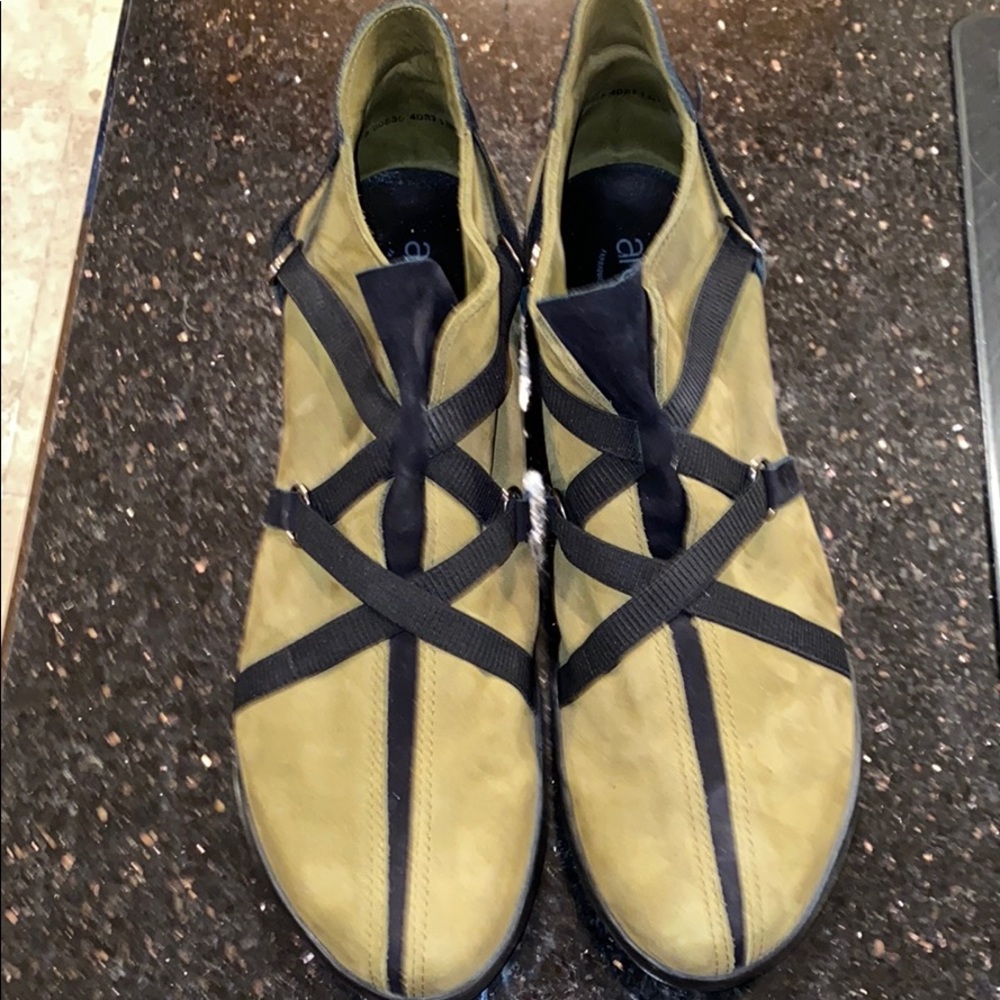 Arche Gluck Veau Nubuck Olive Color Leather Shoes